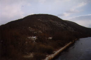 Obr. 11 - Foto vrchu Zvisti  ze severozpadu.
